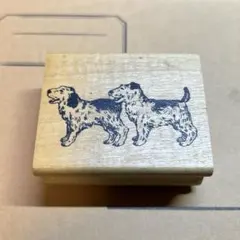 寄り添う犬　ナチュラル木製スタンプ　ハンコ