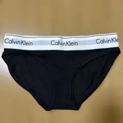 Calvin Klein 黒 ショーツ