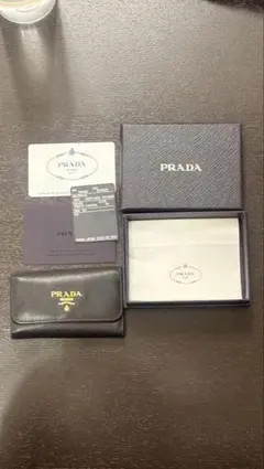PRADA サフィアーノレザー キーケース 黒