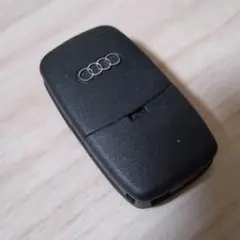 【中古\登録済み】Audi アウディ キーレスエントリー スマートキーのサムネイル