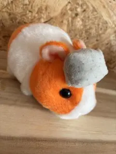 オレンジと白のモルモットぬいぐるみ