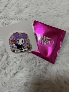 TWICEピンバッジSANA