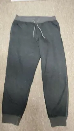 ダークグレー フリース素材サイズはM メンズスウェットパンツUNIQLO