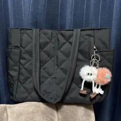 トートバッグ　黒　キルティング　ナイロン　軽量　大容量　カジュアル