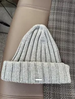 終了間近　FENDI グレー ニット帽