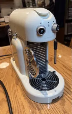 Nespresso Lattissima One ホワイト F121 - メルカリ