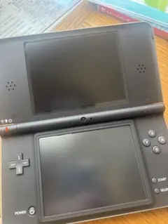 Nintendo DS i LL 本体