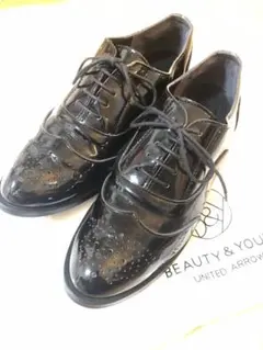 BEAUTY & YOUTH ブラック　パテントレザーシューズ