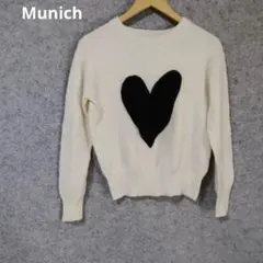Munichハート柄 クルーネック 長袖 ニット ホワイト ブラックのサムネイル