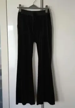 ブラック ベルベット フレアパンツ