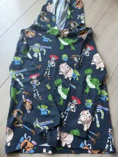 トイ・ストーリー フード付きパーカー　110㎝〜120㎝