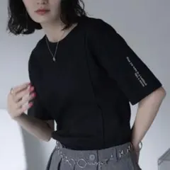 ロゴ刺繍パイピングTシャツ VACANCY