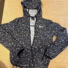 Nike ランニングウィンドブレーカー　150-160