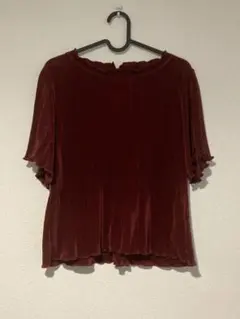 サテンプリーツトップス　レッド　赤のサムネイル