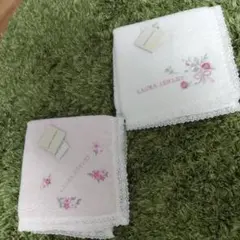 Laura Ashley　ローラアシュレイ　タオルハンカチ
