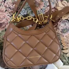 CHARLES & KEITH ブラウンショルダーバッグ