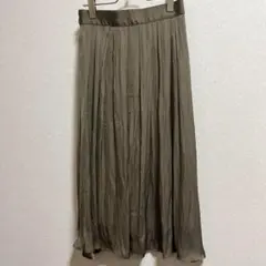 a.v.v ロングフレアスカート　シンプル　カーキ　Mサイズ