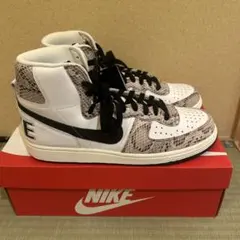 NIKE スニーカー ホワイト/スネーク柄