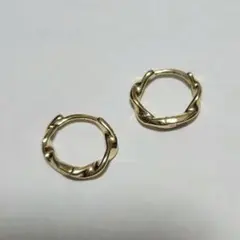 ゴールド ツイストデザイン ピアス 約1.5cm　新品未使用