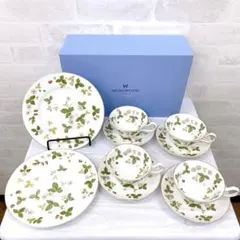 ウェッジウッド ワイルドストロベリー カップ&ソーサー プレート セット