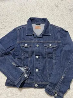 甘めのスタイルに合わせるとグッとしまる⭐︎硬すぎず柔らかめなデニム　女の子らしく