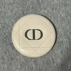Dior ルミナイザー 02 ピンクグロウ