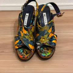 DIANA ストラップ付き ウェッジソールサンダル 蝶柄（sh004）