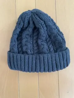 ダークグレー ケーブル編み ニット帽