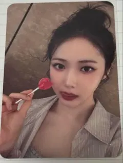 VIVIZ A Montage of ( ) シンビ トレカ MAKESTAR