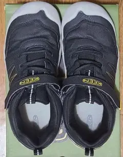 美品 KEEN キーン ブラック 黒 ノッチ ピーク スニーカー 23.5cm