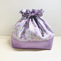お弁当袋　いちごとお花　紫　ハンドメイド　巾着袋　いちご　【945】