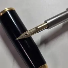 ペリカンPELIKAN30 ロールゴールド万年筆 18c750 GEMERNY ペリカンPELIKAN30 ロールゴールド万年筆 18c750 GEMERNY - メルカリ