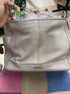 COACH レザー ショルダーバッグ グレー　破格　早い者勝ち