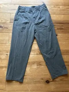 ユニクロ　UNIQLO タックワイドパンツMサイズ　グレースラックス475566