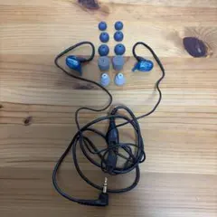 SHURE SE215有線イヤホン 青 イヤーチップ付きのサムネイル