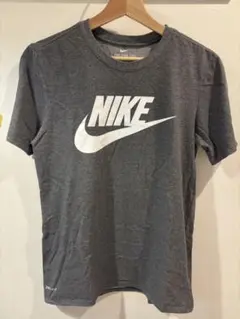 NIKE グレー Tシャツ サイズUS S