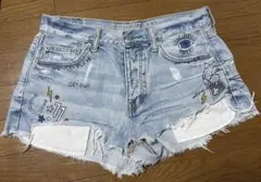 American Eagle Outfitters 刺繍デニムショートパンツのサムネイル