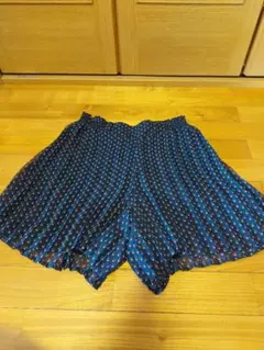 ネイビー 赤いドット プリーツキュロット