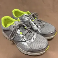 Skechers ランニングシューズ グレー/ライム24.5センチ