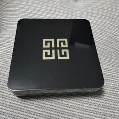 Givenchy LE SOIN NOIR UV コンパクト 12gのサムネイル