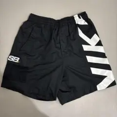NIKE SB ショートパンツ ブラックのサムネイル