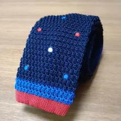 ネイビー ニット