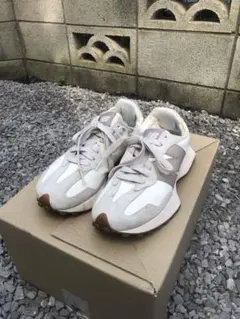 New Balance ホワイト/グレー スニーカー