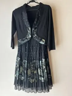 ブラックプリーツスカート＆ジャケットセットアップ