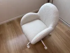 ZARA  アップホルスタード ブークレ アームチェア 中古品 ZARA HOME アップホルスタード ブークレ アームチェア 中古品 - メルカリ
