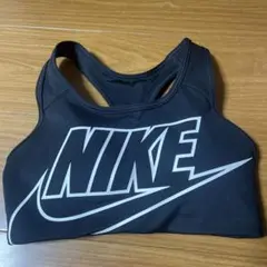 NIKE ブラック スポーツブラ Mサイズ　未使用