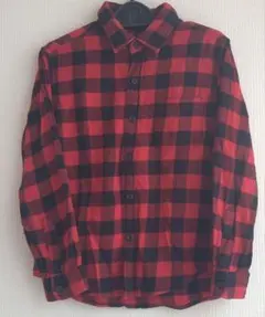 UNIQLO赤と黒のチェック柄長袖シャツ130cm