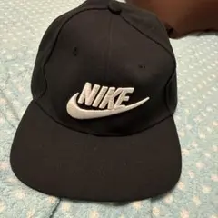Nike フラットビルキャップ 黒/緑
