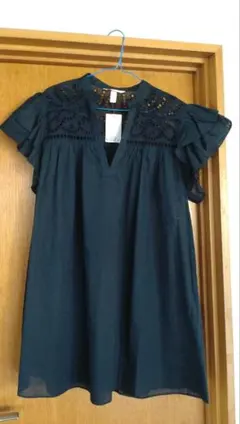 H&M 刺繍ブラウス 半袖 ネイビー Mのサムネイル