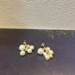 パール フラワーモチーフ ピアスのサムネイル